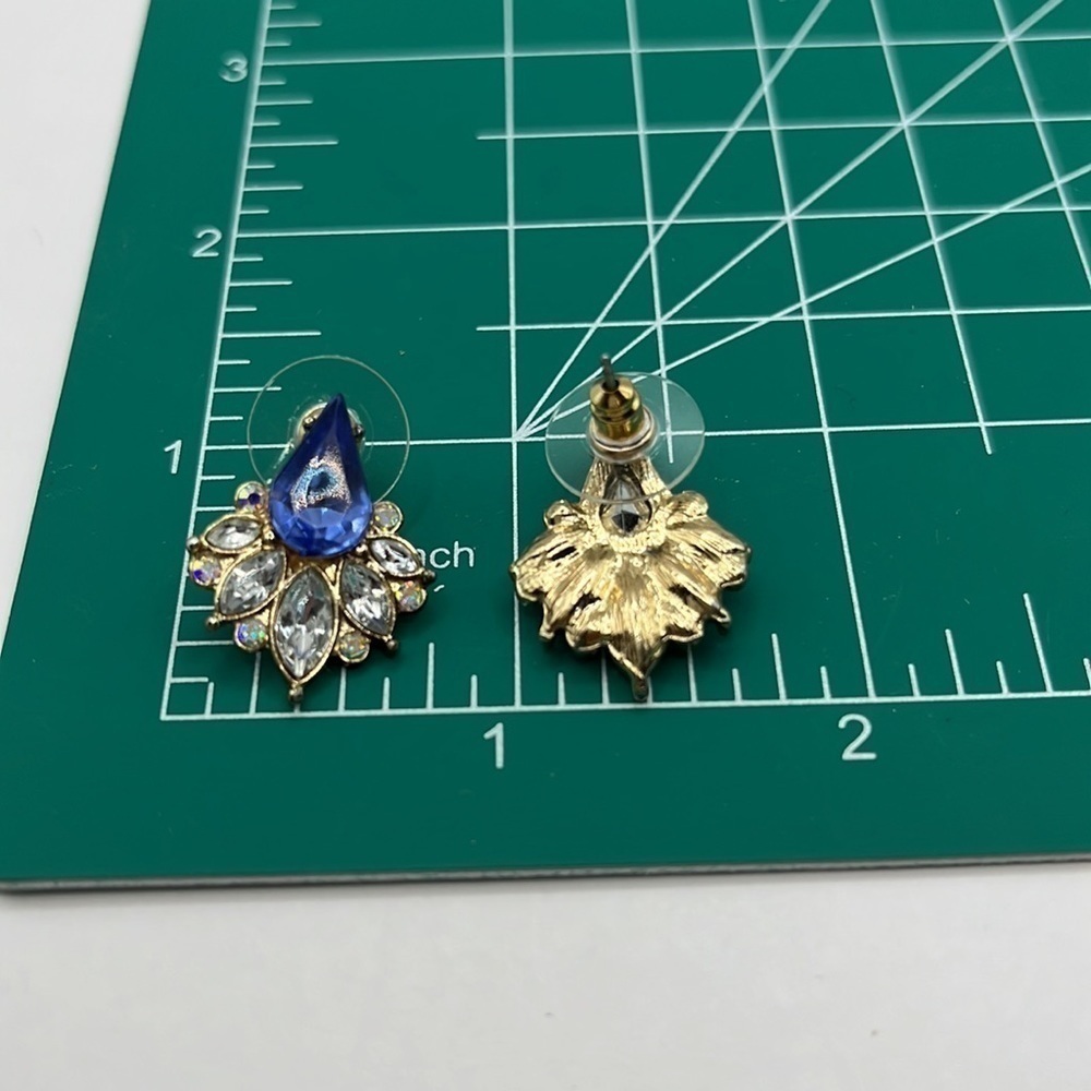 Beautiful Blue and clear rhinestones pierced earrings with Aurora Borealis 💙 - Picture 11 of 11